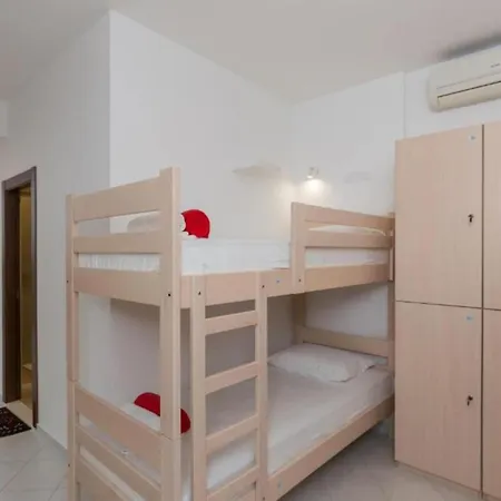Free Bird - Bed In Five Bed Mixed 4 度假居 *