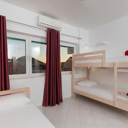 Free Bird - Bed In Five Bed Mixed 4 * 두브로브니크