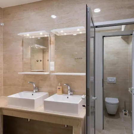 Free Bird - Bed In Five Bed Mixed 4 * Dubrovnik