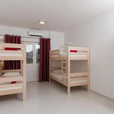 Free Bird - Bed In Five Bed Mixed 4 Ferienhaus *