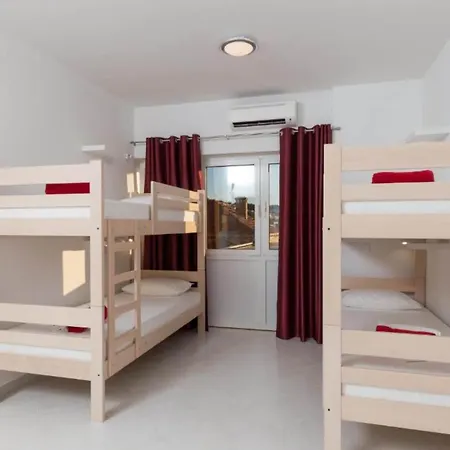 Tatil Evi Free Bird - Bed In Five Bed Mixed 4
