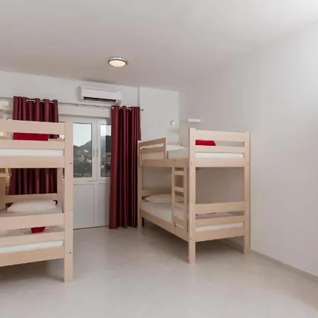 Free Bird - Bed In Five Bed Mixed 4 * Dubrovnik